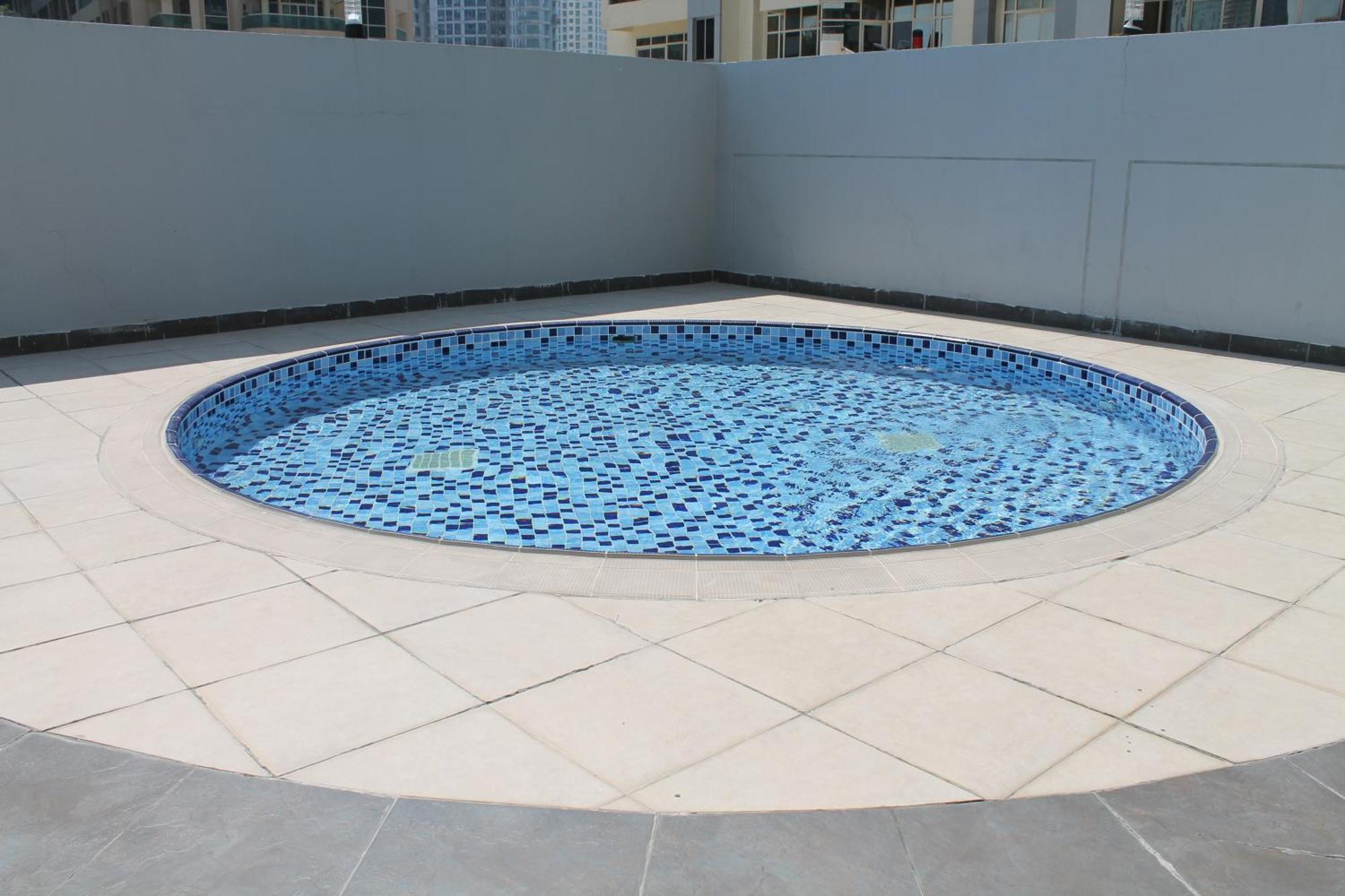 Newly Furnished Cozy 1 Bedroom Apartment Close To Jbr Beach And Metro ドバイ エクステリア 写真